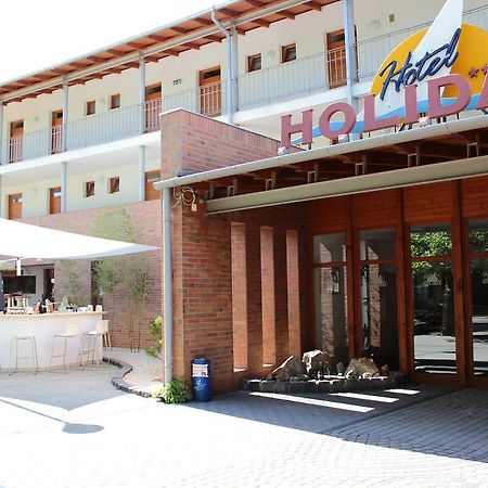 Hotel Holiday Siófok Buitenkant foto