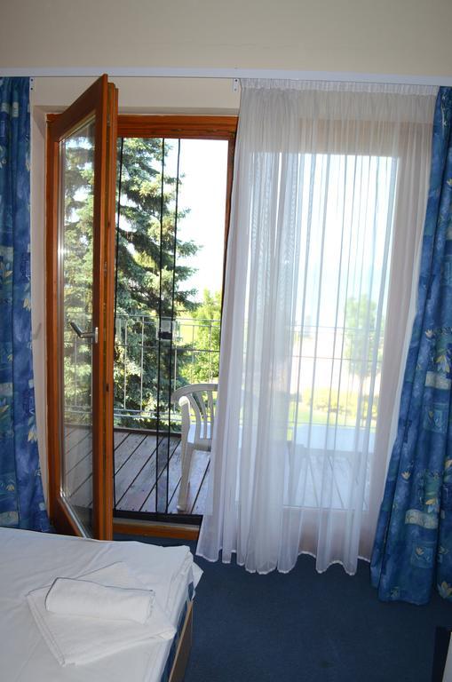 Hotel Holiday Siófok Buitenkant foto