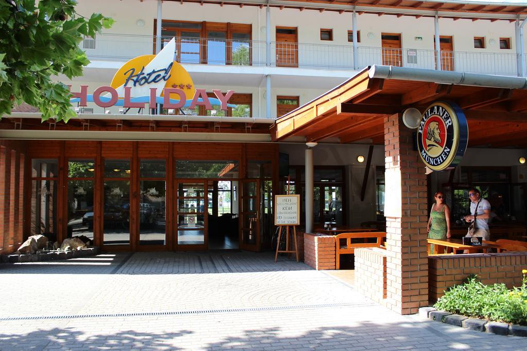 Hotel Holiday Siófok Buitenkant foto